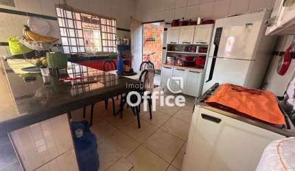2 Casas com 267 metros à venda por R$ 420.000 - Vila Jayara - Anápolis/GO