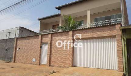 Sobrado com 4 dormitórios para alugar, 280 m² por R$ 3.300,00/mês - Parque dos Pirineus - Anápolis/GO