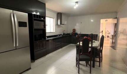 Casa com 3 quartos à venda, 330 m² por R$ 750.000 - Frei Eustáquio - Anápolis/GO