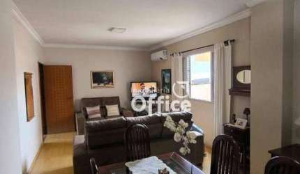 Sobrado com 3 quartos à venda, 269 m² por R$ 800.000 - Centro - Anápolis/GO