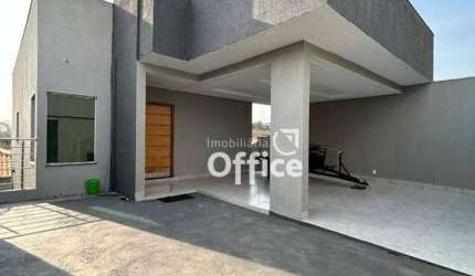 Sobrado com 3 dormitórios para alugar, 180 m² por R$ 4.500,00/mês - Anexo Itamaraty - Anápolis/GO