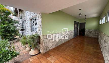 Casa com 4 quartos à venda, 235 m² por R$  - Vila Nossa Senhora D Abadia - Anápolis/GO