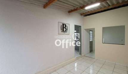 Sobrado com 3 dormitórios para alugar, 200 m² por R$ 3.000,00/mês - Vila Industrial - Anápolis/GO