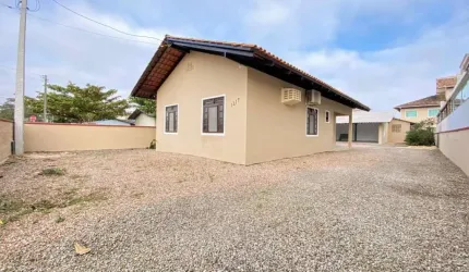 Casa com 3 quartos para alugar na Rua João Baldança Filho, 1217, Meia Praia, Navegantes, 75 m2 por R$ 2.200
