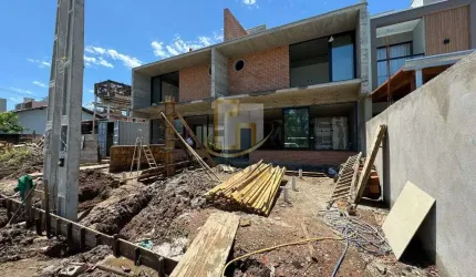 Sobrado de alto padrao dispondo de 3 quartos sendo 1 suite, no bairro Itacolomi em Balneario picarras.