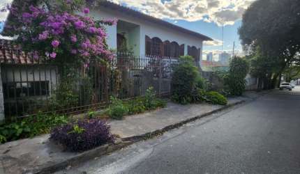 Excelente Casa individual Bairro Itapoa
