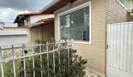 Oportunidade de casa 180m2 em ótima localização no bairro Itapoã;