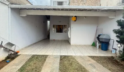 Oportunidade! Casa independente com 3 quartos suíte e 3 vagas de garagem
