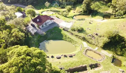 Chácara Sítio com  60.000m²  totalmente montado, casa 200m² ,  6 tanques de peixes 4 nascentes em Antonina Pr