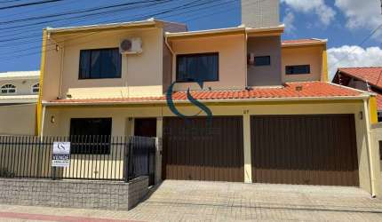 CASA/SOBRADO SEMIMOBILIADA COM PISCINA NO BAIRRO SÃO JUDAS