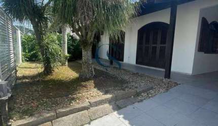 CASA COM 3 DORMITÓRIOS E 2 VAGAS NA RESSACADA