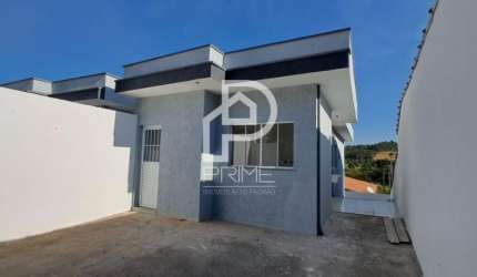 Casa a venda no Residencial Estoral com o terreno de 150m², sendo 76,25m² de área construída, o imóvel contém 2 dormitórios, sendo 1 suíte, sala, cozinha, área de serviço e 2 vagas de garagem.