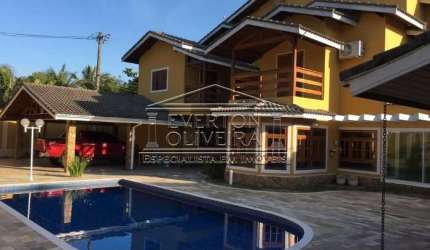 Casa com 4 quartos à venda no Parque Meia Lua, Jacareí  por R$ 1.350.000