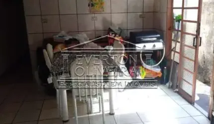 Casa com 2 quartos à venda na Vila Zezé, Jacareí  por R$ 220.000