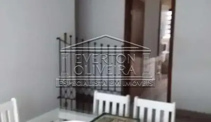Casa com 6 quartos à venda no Centro, Jacareí  por R$ 1.300.000
