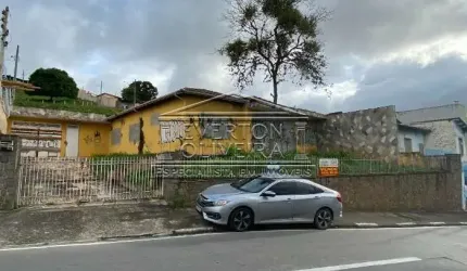 Casa com 4 quartos à venda no Centro, Jacareí  por R$ 900.000