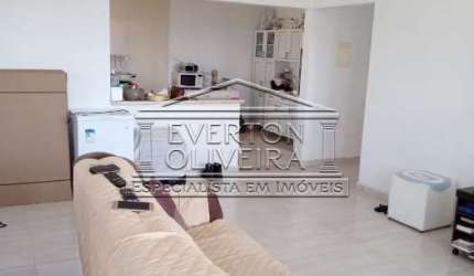 Casa com 3 quartos à venda no Jardim Leblon, Jacareí  por R$ 500.000