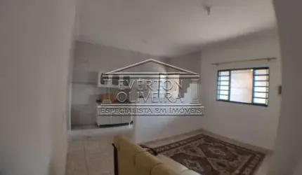 Casa com 3 quartos à venda na Cidade Salvador, Jacareí  por R$ 590.000