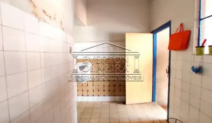 Casa com 2 quartos à venda no Centro, Jacareí  por R$ 470.000
