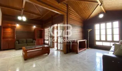 Casa com 3 quartos à venda na Cidade Jardim, Jacareí  por R$ 520.000