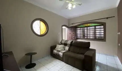 Casa com 3 quartos à venda no Jardim das Indústrias, Jacareí  por R$ 530.000