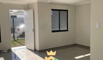 Sobrado a venda no Xaxim com 3 quartos sendo 1 suíte R$570.000,00