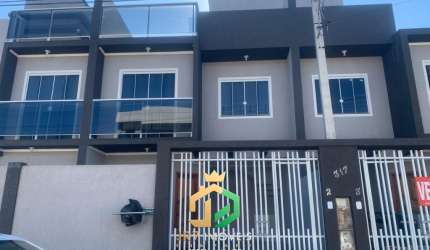 SOBRADO COM 3 QUARTOS NO PINHEIRINHO R$ 550.000,00