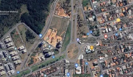 Terreno comercial situado na entrada do Bairro Shopping Park