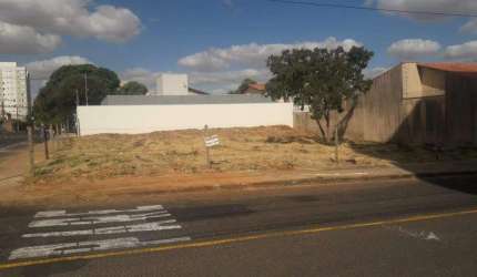 Terreno espaçoso no Encantador Bairro Santa Mônica, em Uberlândia!