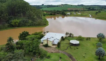 Fazenda Excepcional em Bela Vista-GO: Um Paraíso Rural a Apenas 1km do Asfalto!