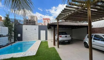 Casa à venda, 3 quartos, 1 suíte, 2 vagas, Santa Mônica - Uberlândia/MG