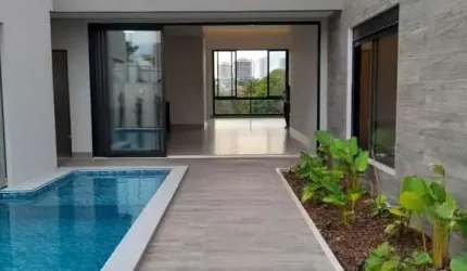 Belíssima Casa no Condomínio Alphaville 1