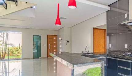 Casa à venda, 4 quartos, 2 suítes, 6 vagas, GRANADA - Uberlândia/MG