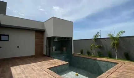 Casa em Condomínio Fechado