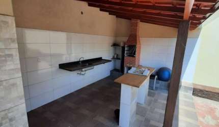 Casa Espaçosa de 3 Quartos com Suíte, Área Gourmet e Edícula no Bairro Dona Zulmira!