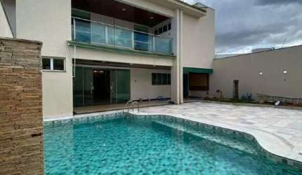 Linda casa sobrado com 4 suítes, no Jardim Karaiba