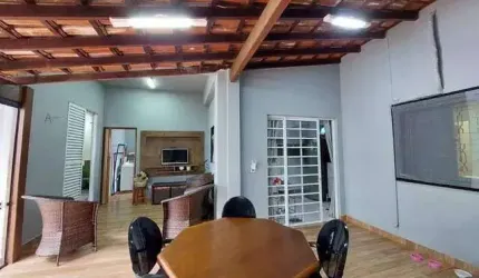 Casa à venda, 3 quartos, PLANALTO - Uberlândia/MG