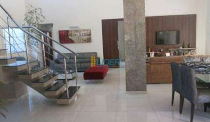 Casa à venda, 4 quartos, 4 suítes, 4 vagas, Jardim Karaíba - Uberlândia/MG