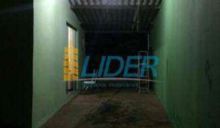 Casa à venda, 2 quartos, 3 vagas, PLANALTO - Uberlândia/MG
