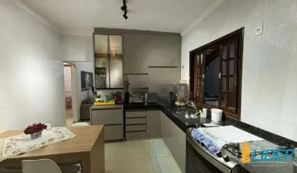 Casa à venda, 2 quartos, 1 suíte, 2 vagas, CIDADE JARDIM - Uberlândia/MG