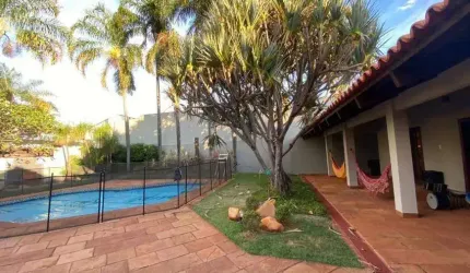 Casa à venda, 4 quartos, 2 suítes, 4 vagas, Jardim Karaíba - Uberlândia/MG