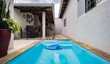 Casa à venda, 3 quartos, 1 suíte, 4 vagas, Jardim Karaíba - Uberlândia/MG