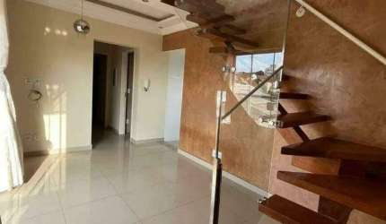 Cobertura à venda, 3 quartos, 1 suíte, 2 vagas, Segismundo Pereira - Uberlândia/MG