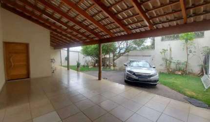 Casa à venda, 3 quartos, 1 suíte, 6 vagas, Saraiva - Uberlândia/MG