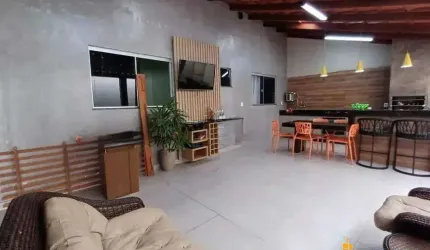Casa à venda, 6 quartos, 1 suíte, 3 vagas, JARDIM IPANEMA - Uberlândia/MG