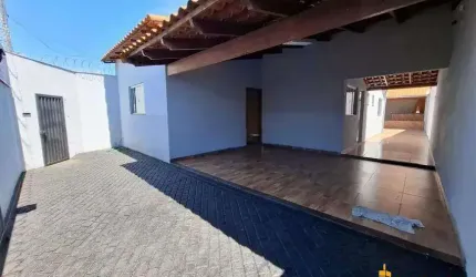Casa à venda, 3 quartos, 1 suíte, 3 vagas, JARDIM PATRICIA - Uberlândia/MG