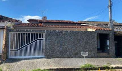Casa à venda, 3 quartos, 1 suíte, 1 vaga, JARDIM PATRICIA - Uberlândia/MG