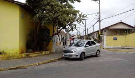 Vendo excelente casa 02 quartos Estrada Olegário Dias-Centro Queimados Rj.