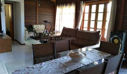 Granja em Condominio Fechado em Simão Pereira!