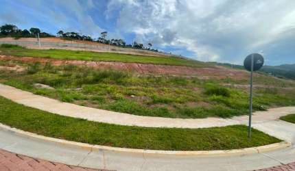 Lote praticamente plano no Estrela do Lago